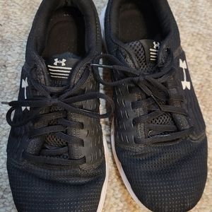 Under armor sz 9